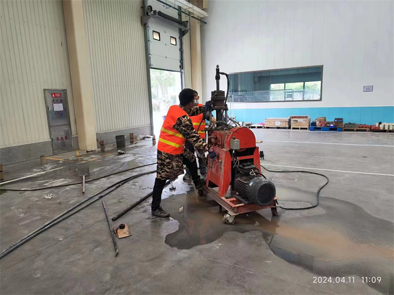 康乐厂房地面下沉塌陷注浆加固施工